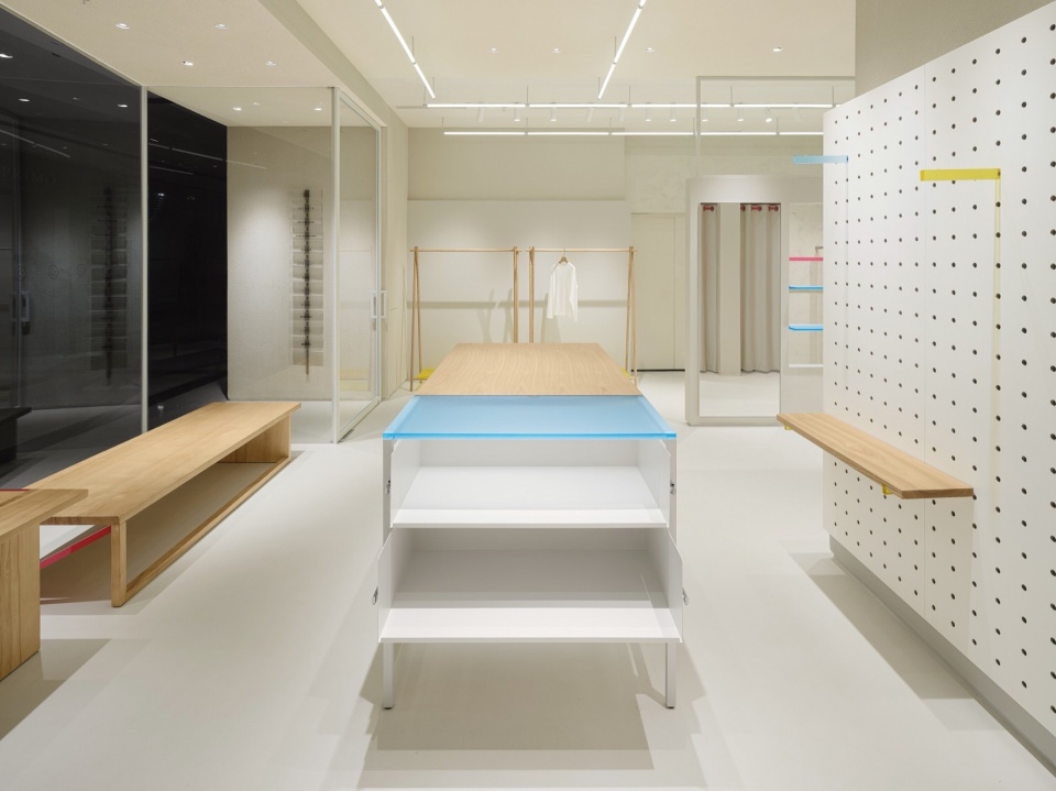 .高低错落的布局 ©刘星昊 言隅 zuczug flat taikoo li store by flip studio