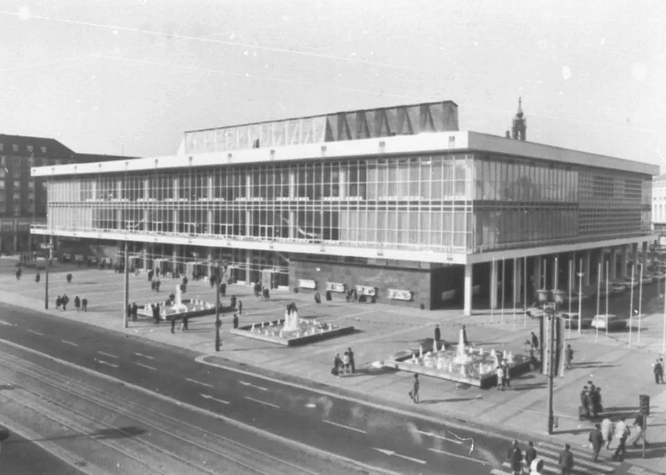 Renovation of Dresden s Kulturpalast by gmp1