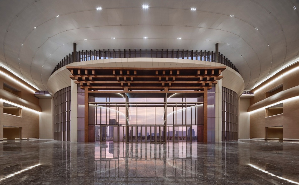 ▲IFF国际会议中心斗拱之下的入口 Bucket arches over the entrance of IFF Convention Center @章鱼见筑