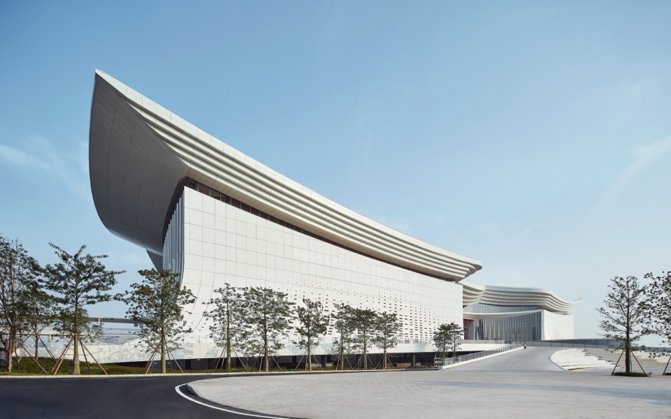 ▲IFF国际会议中心飞扬的檐口Flying eaves of IFF Convention Center@章鱼见筑