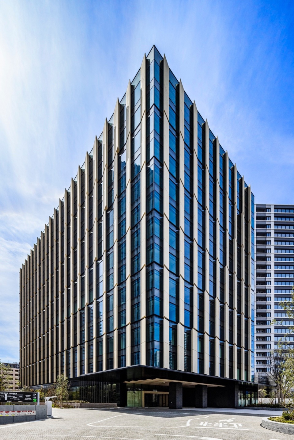 ★1 Koji Horiuchi jr meguro marc building by nikken sekkei ltd