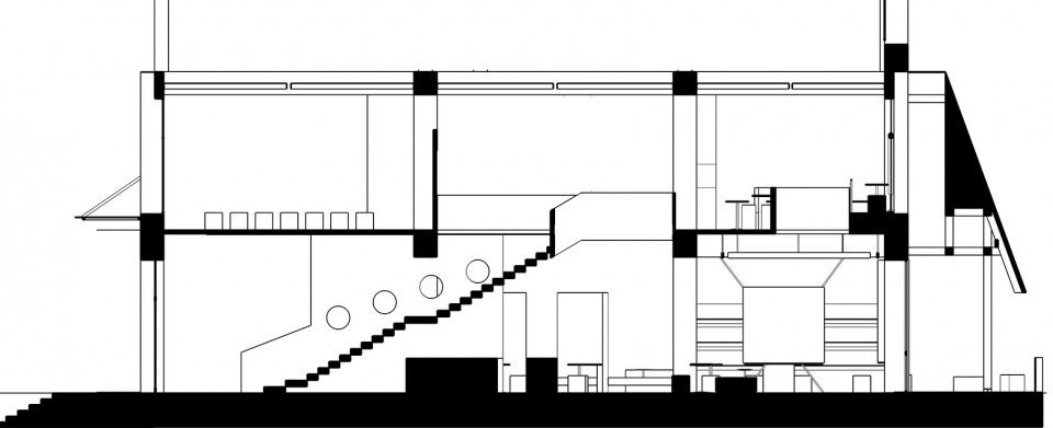 内部剖面 under the eaves by displacement architecture design