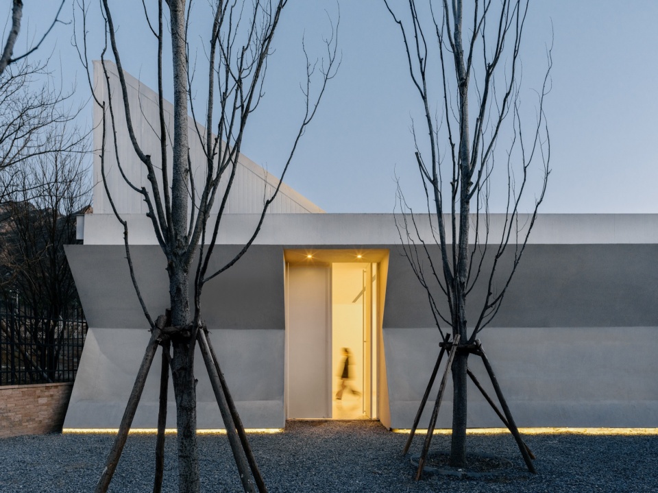 建筑主入口立面@朱雨蒙 sky light gallery by pao