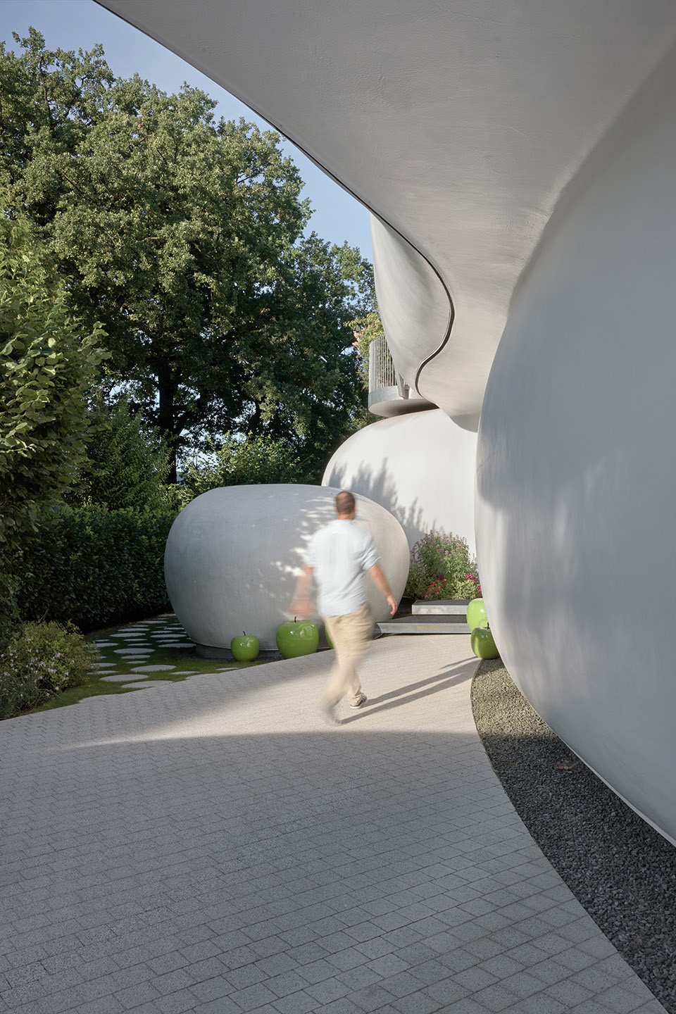 amoprh living sculpture by lechner lechner architects