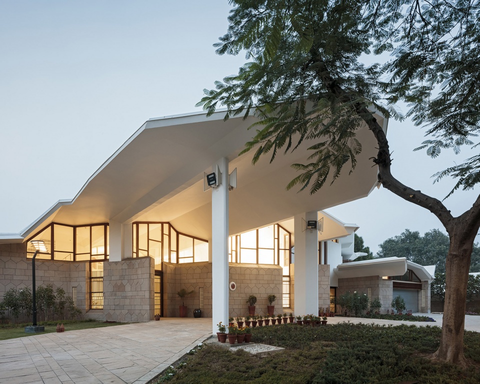 finnish embassy in new delhi by ala architects