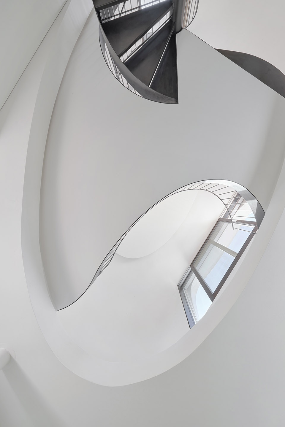 amoprh living sculpture by lechner lechner architects
