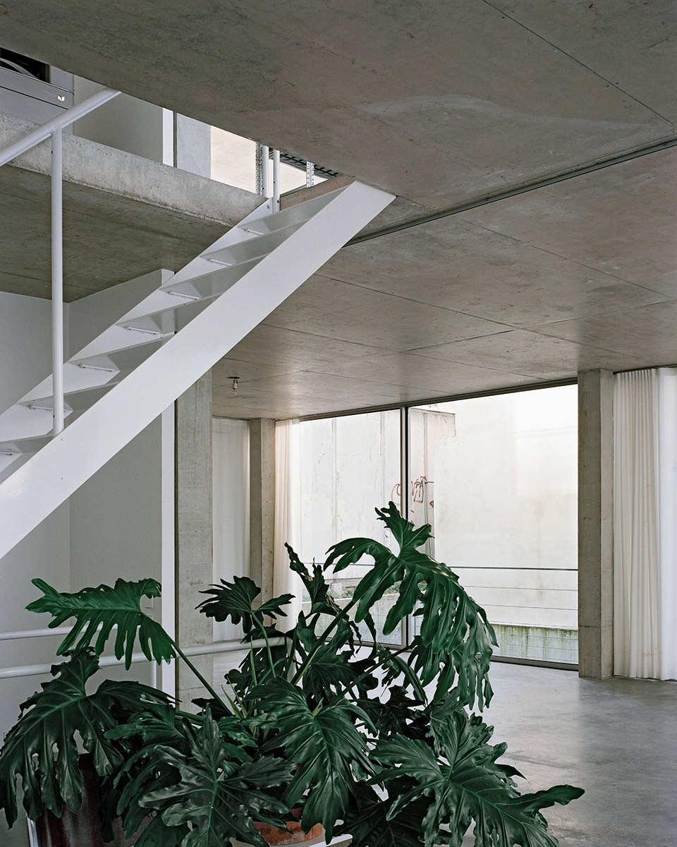 larl building by philippe dubus architectes