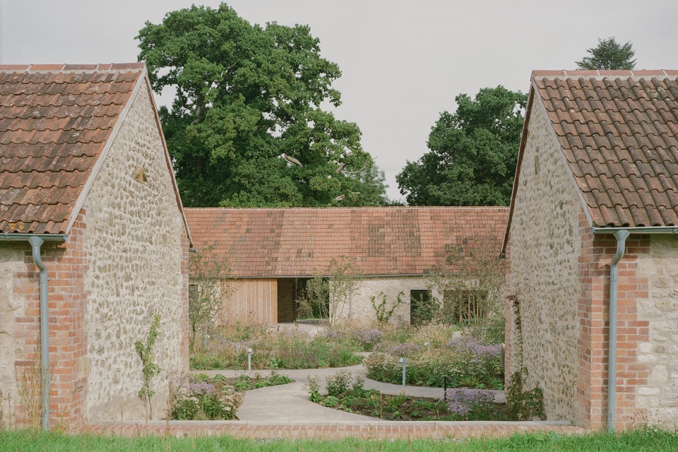 wraxall yard by clementine blakemore architects