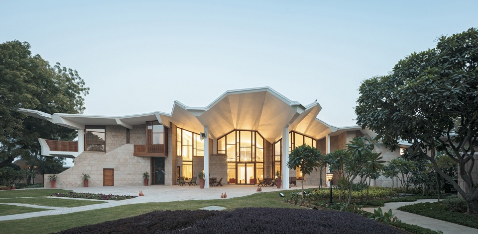 finnish embassy in new delhi by ala architects