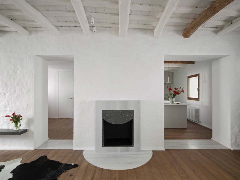 weekend house in puigmolto by arame studio