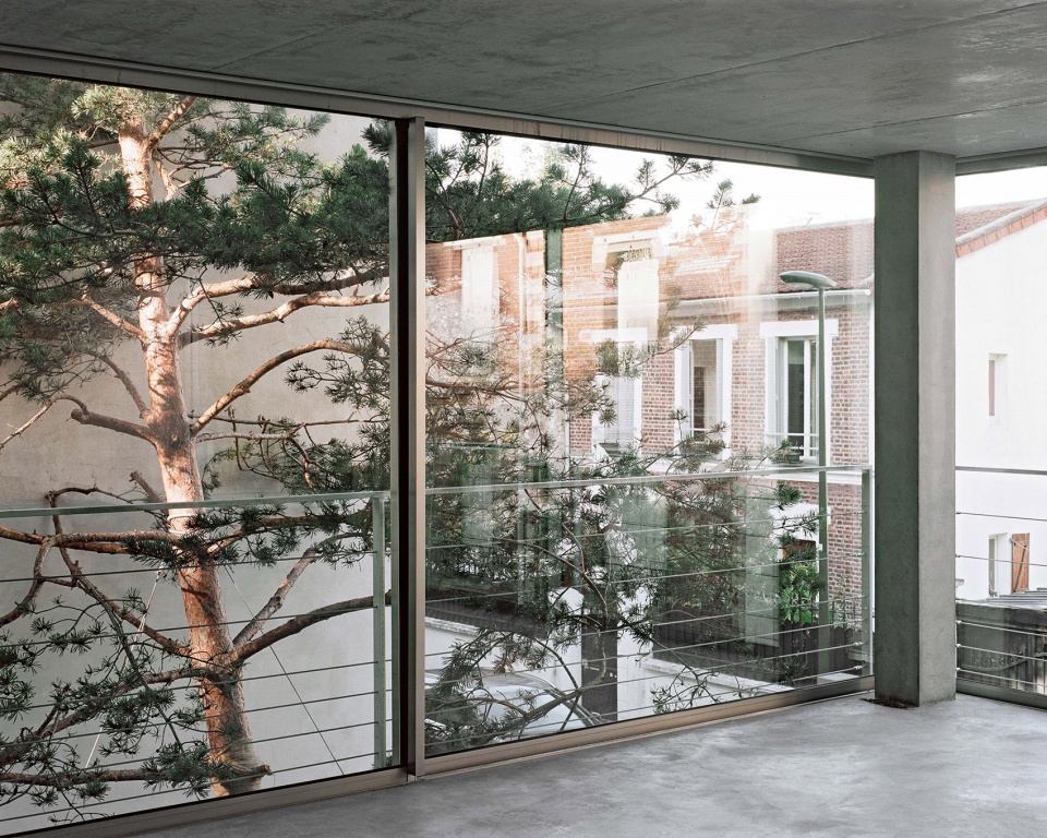 larl building by philippe dubus architectes