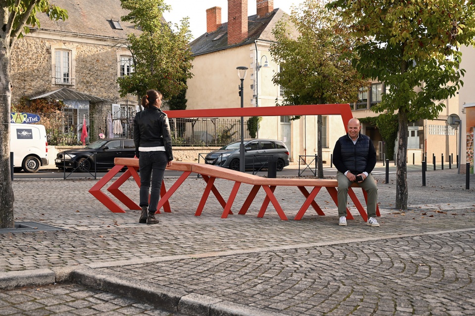 the anamorphic bench by atelier yokyok