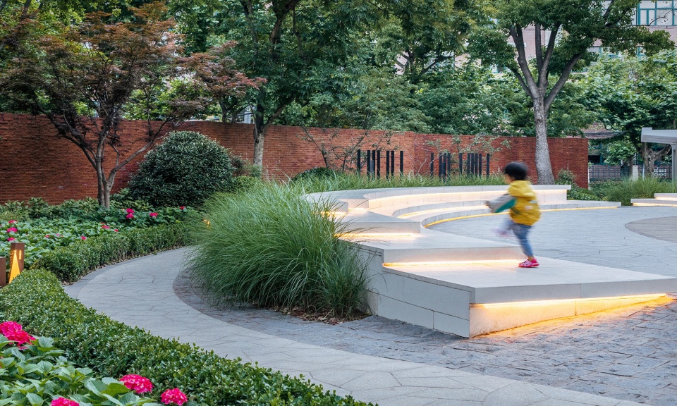 Caojiadu Garden Renovation Shanghai by VIASCAPE design