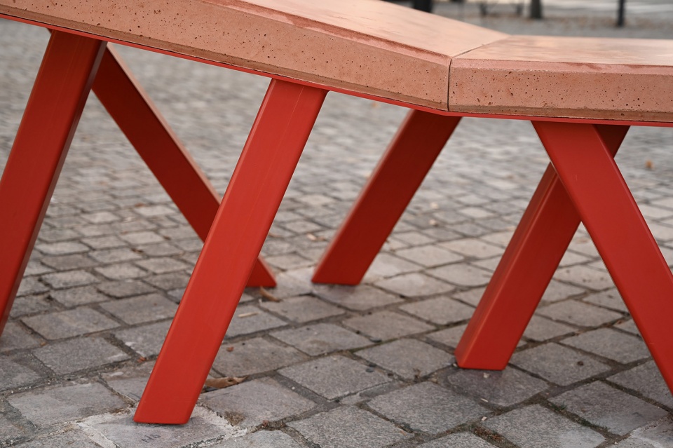 the anamorphic bench by atelier yokyok