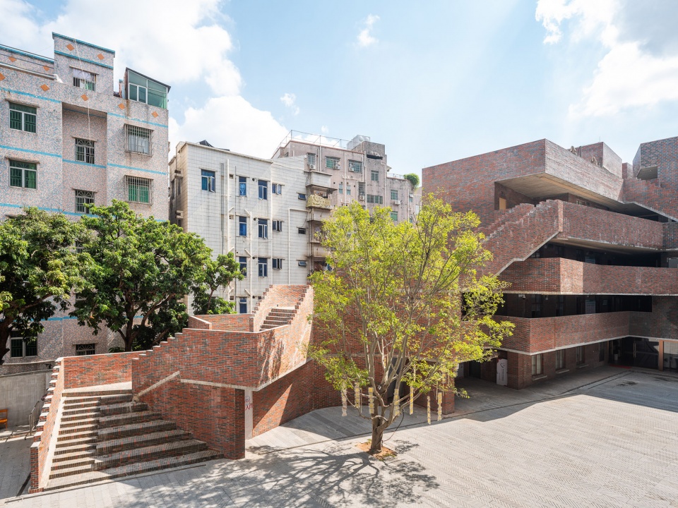 Nantou Neighborhood Center China by FCJZ