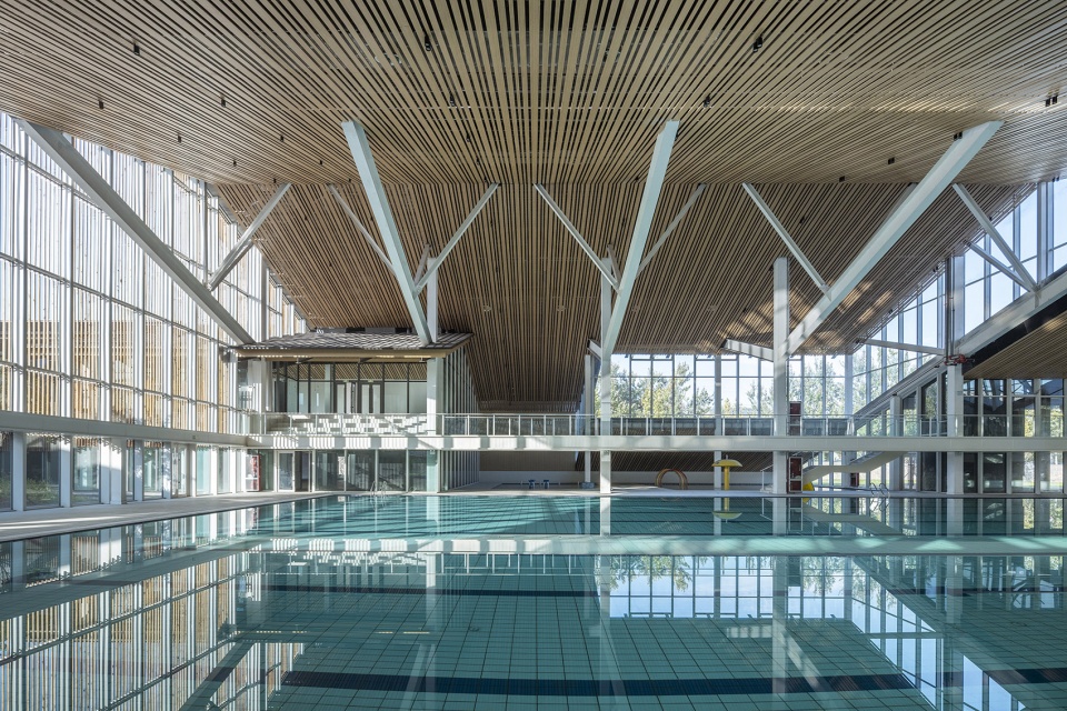 Xiangfen Xingyuan Swimming Pool by Atelier Kai Architects
