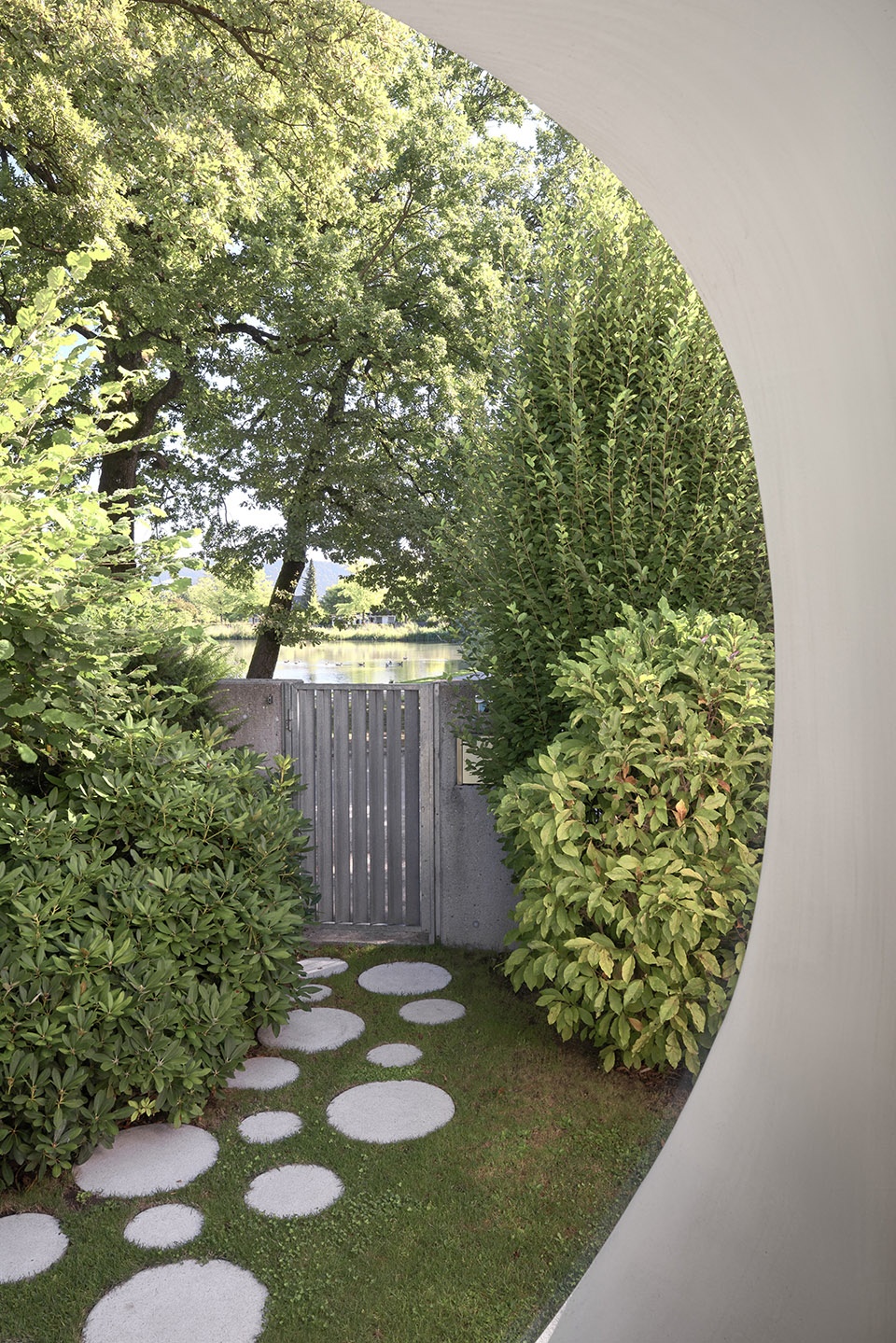amoprh living sculpture by lechner lechner architects