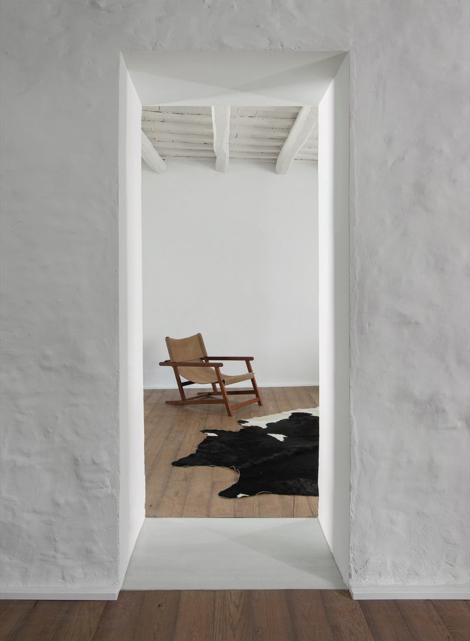 weekend house in puigmolto by arame studio