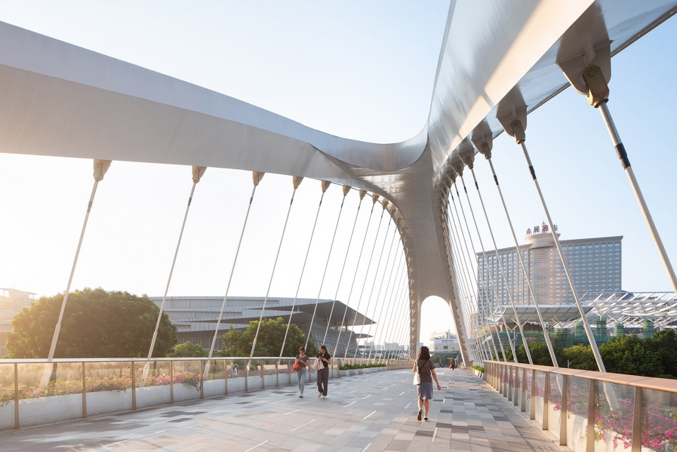 dongguan central area slow traffic system by elandscript studio schlaich bergermann partner arup