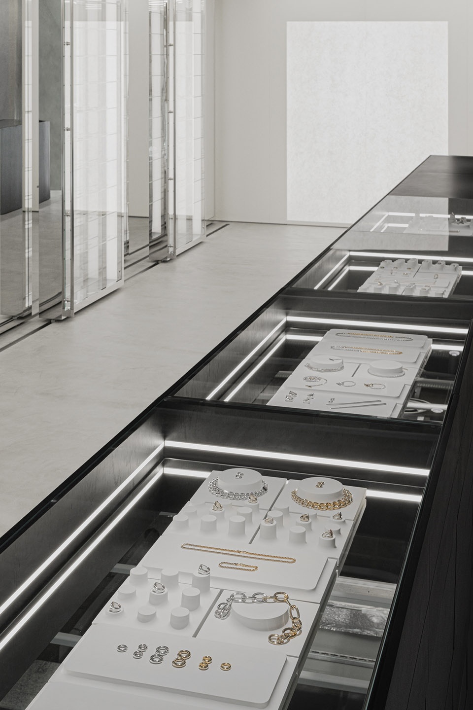 tom wood flagship store by specific generic