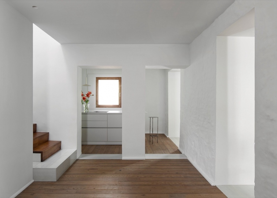 weekend house in puigmolto by arame studio