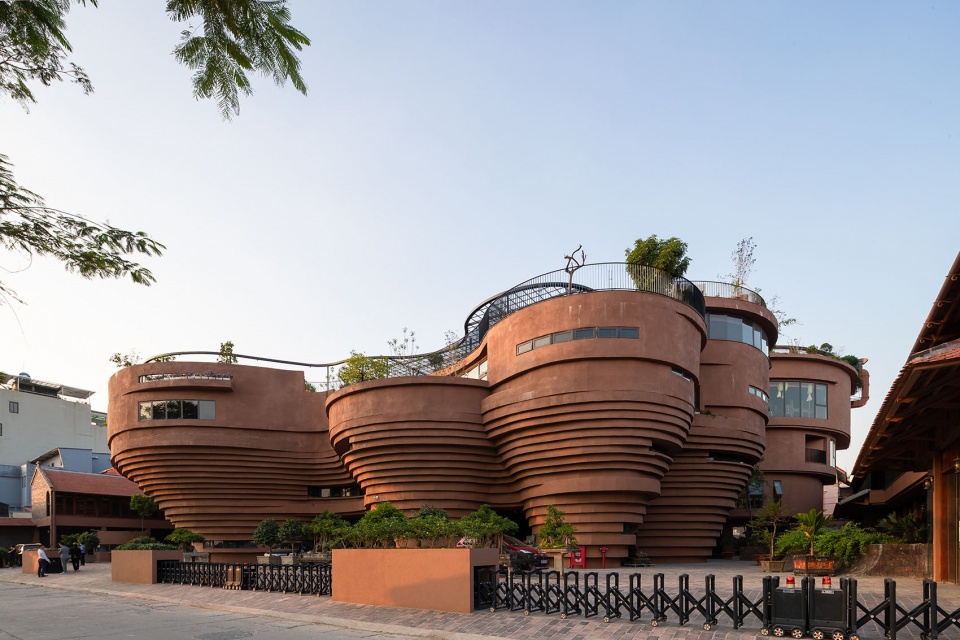 Bat Trang Ceramic Community House 1 1 2 Architects