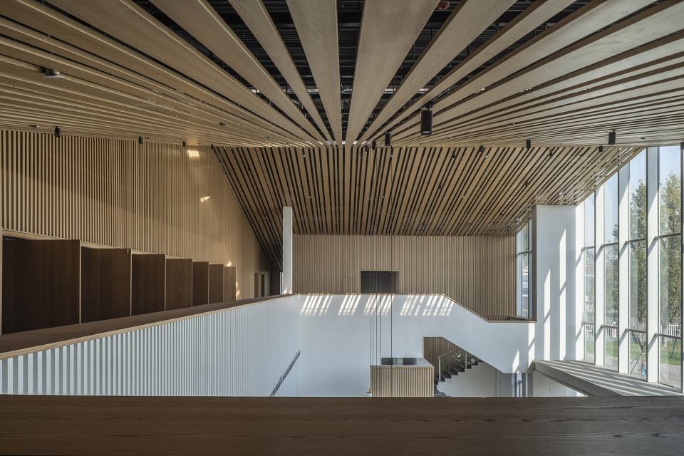Xiangfen Xingyuan Swimming Pool by Atelier Kai Architects