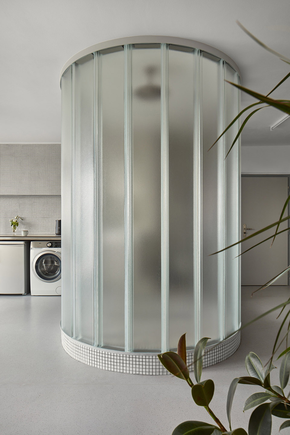 sculptors apartment by neuhausl hunal