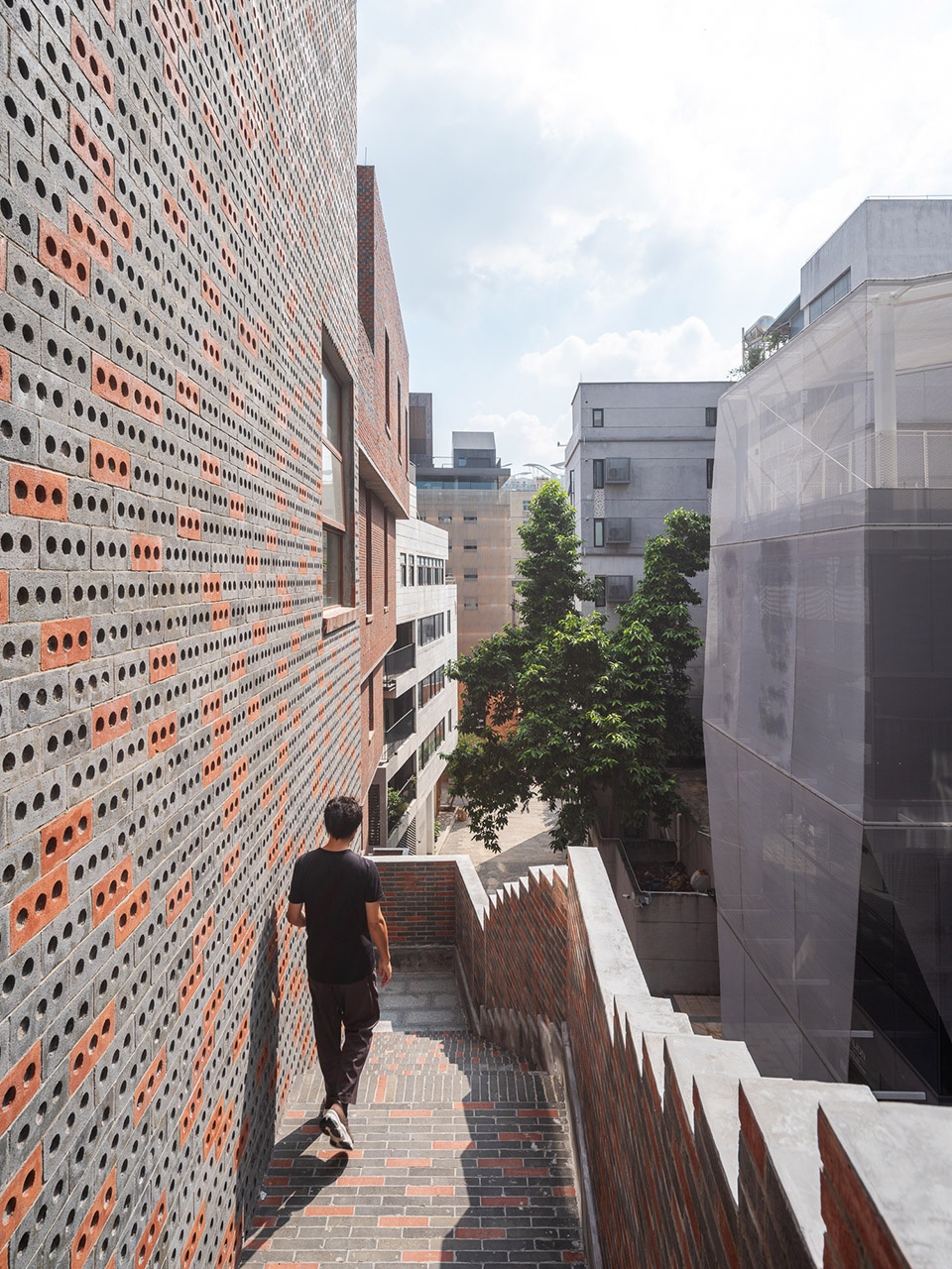 Nantou Neighborhood Center China by FCJZ