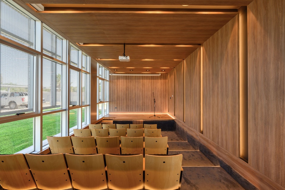 BIOFARMA office building Santiago Viale y Asociados