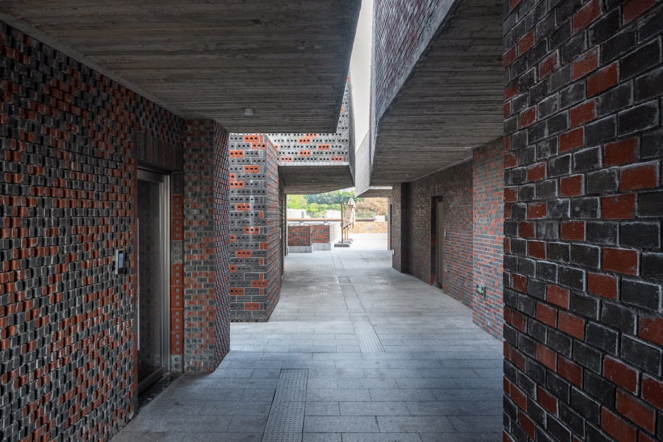 Nantou Neighborhood Center China by FCJZ
