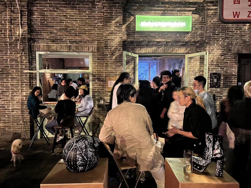 fanglang hutong community bar renovation by masaya kawashima daiki yasai