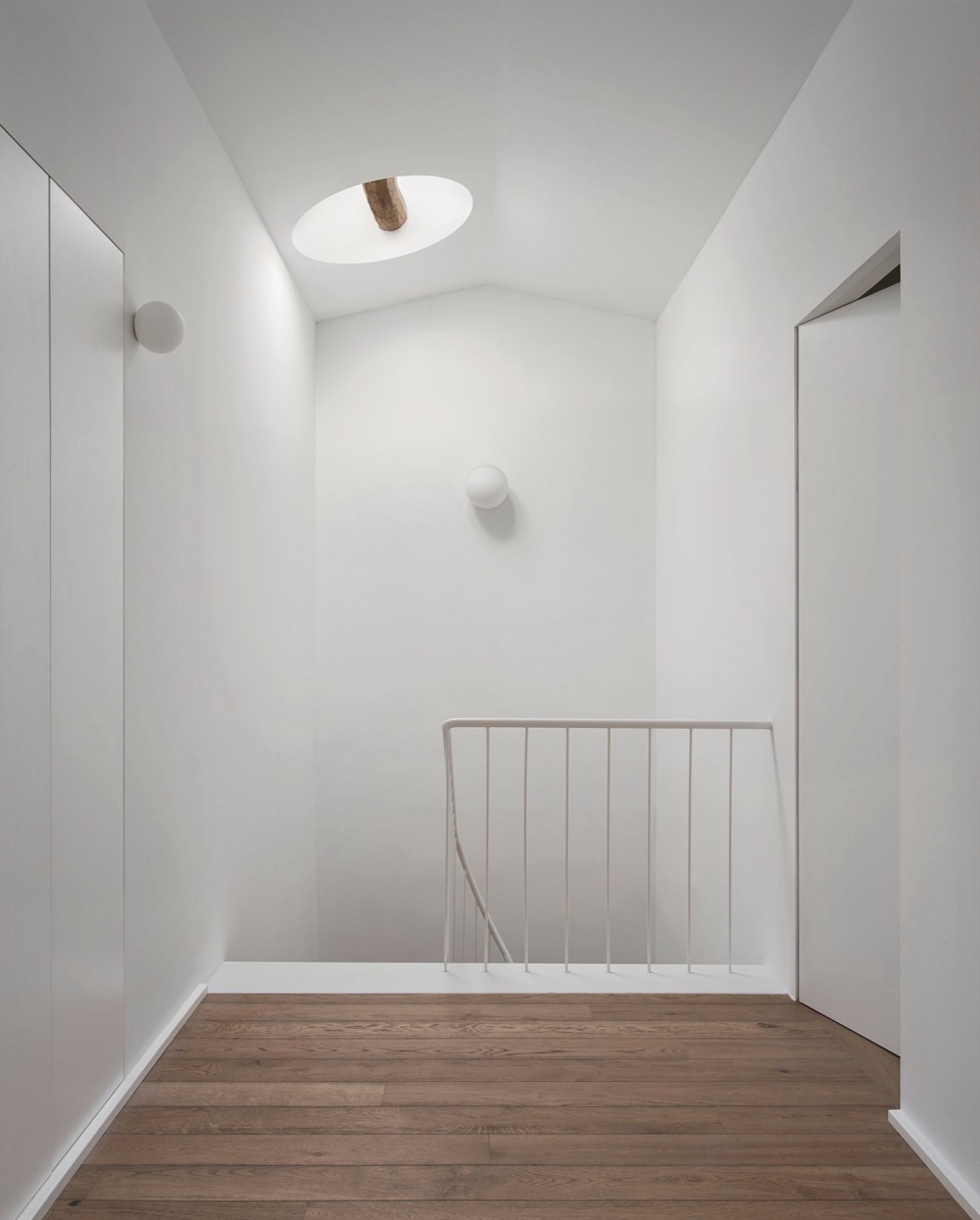 weekend house in puigmolto by arame studio