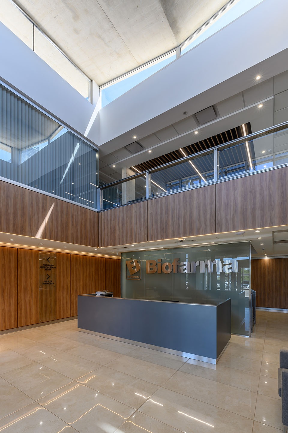 BIOFARMA office building Santiago Viale y Asociados