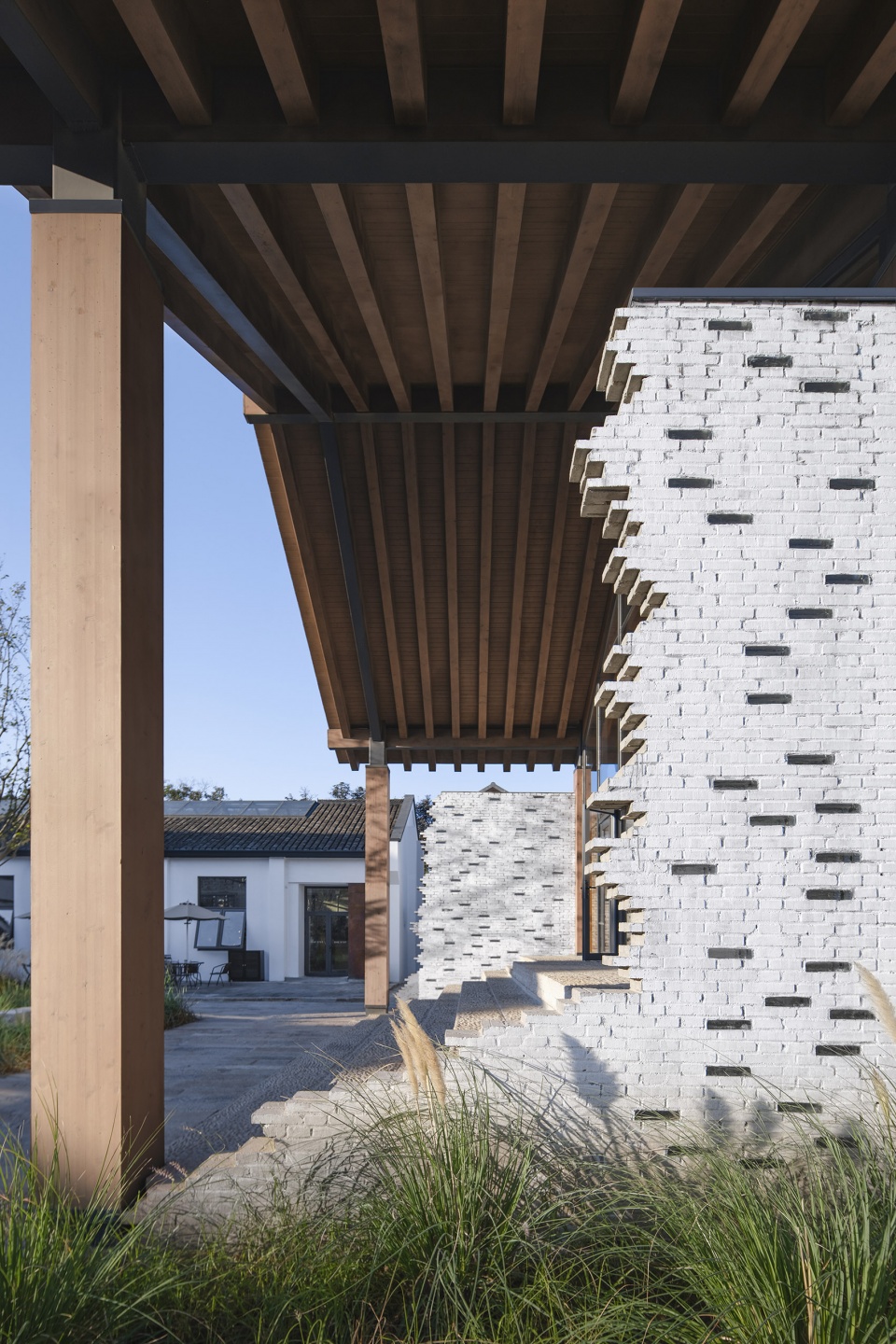 xinchang back garden renovation by udg china
