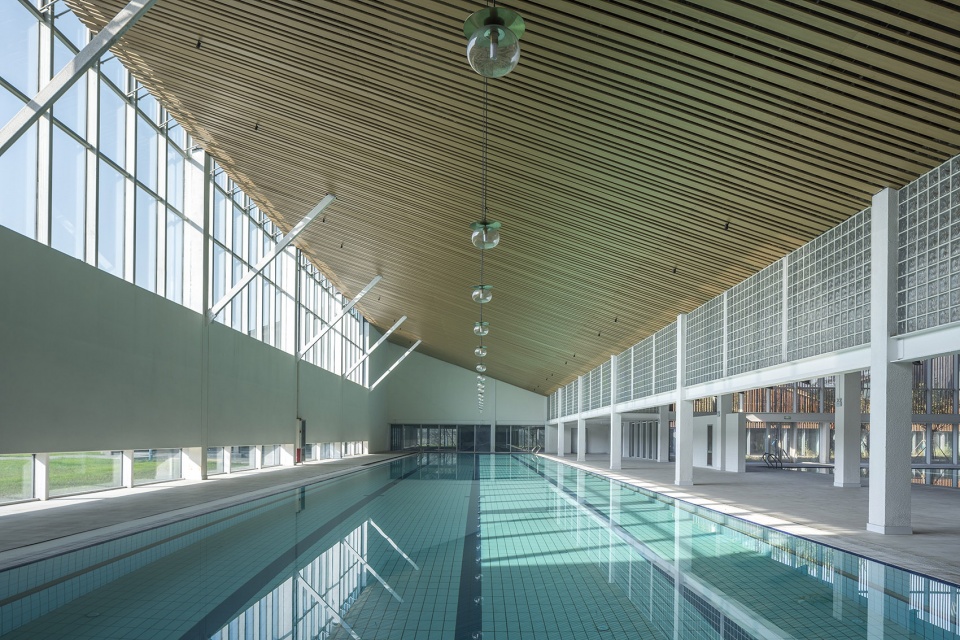Xiangfen Xingyuan Swimming Pool by Atelier Kai Architects