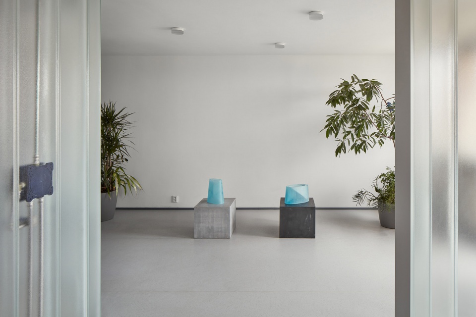 sculptors apartment by neuhausl hunal