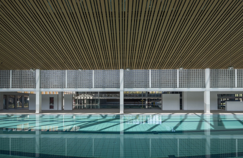 Xiangfen Xingyuan Swimming Pool by Atelier Kai Architects