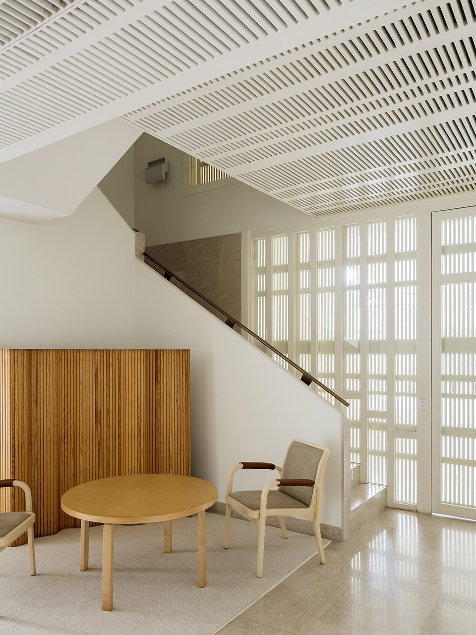 finnish embassy in new delhi by ala architects