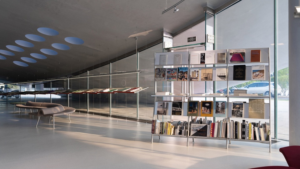 Interior and furniture design of JUANZONG BOOKS cafe by CASE PAVILION