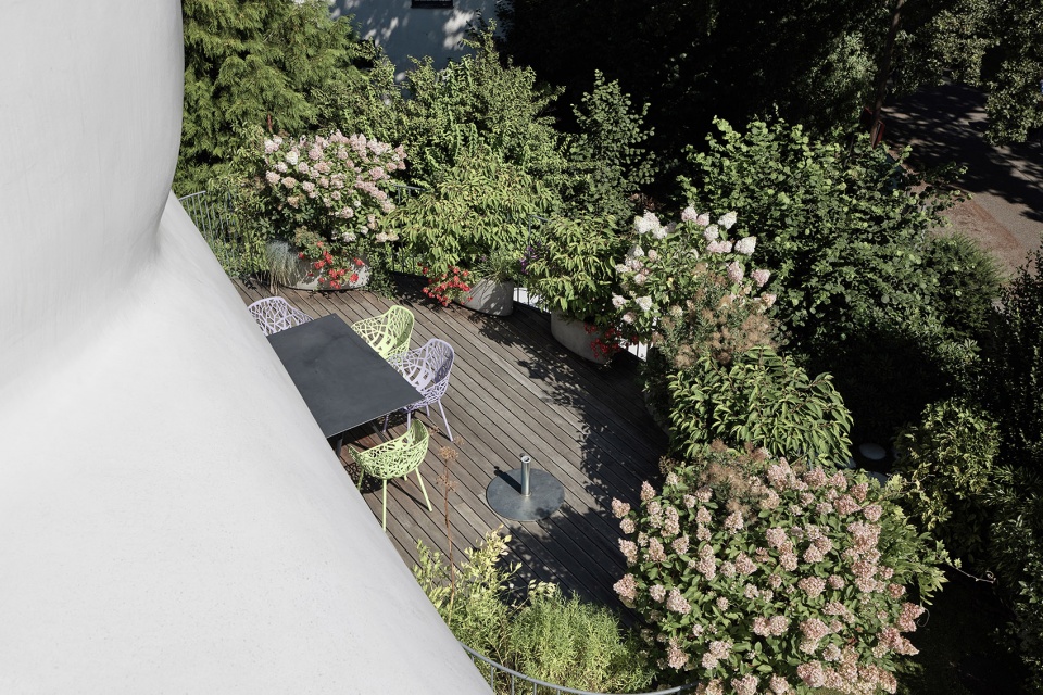 amoprh living sculpture by lechner lechner architects