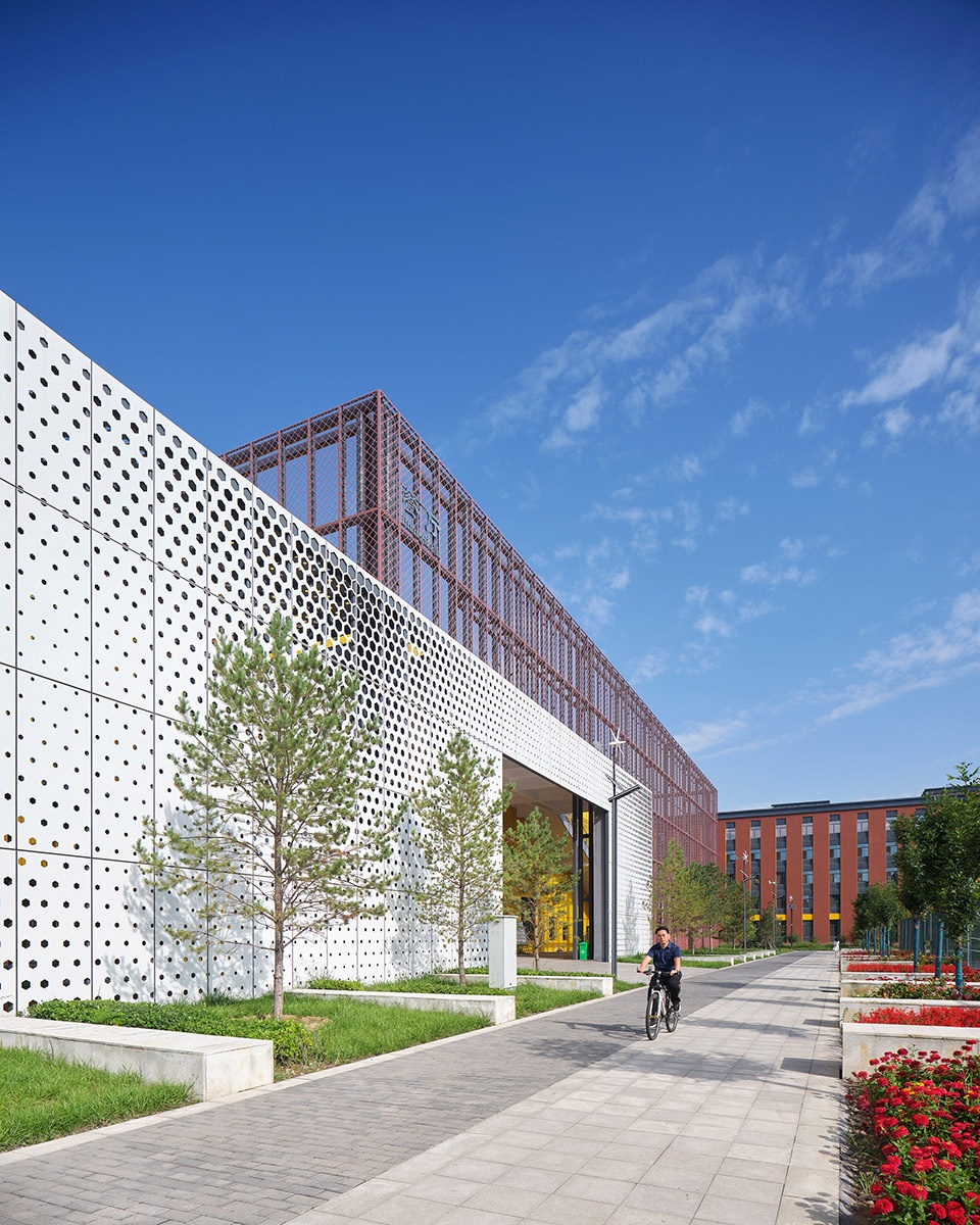 shenmu middle school by institute of architectural design and research chinese academy of sciences