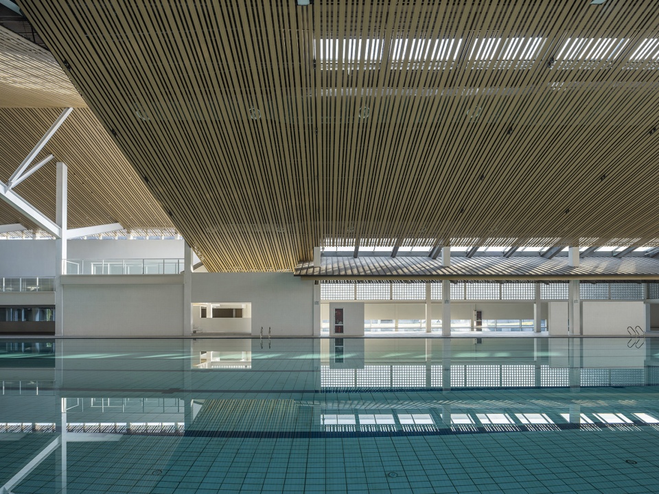 Xiangfen Xingyuan Swimming Pool by Atelier Kai Architects
