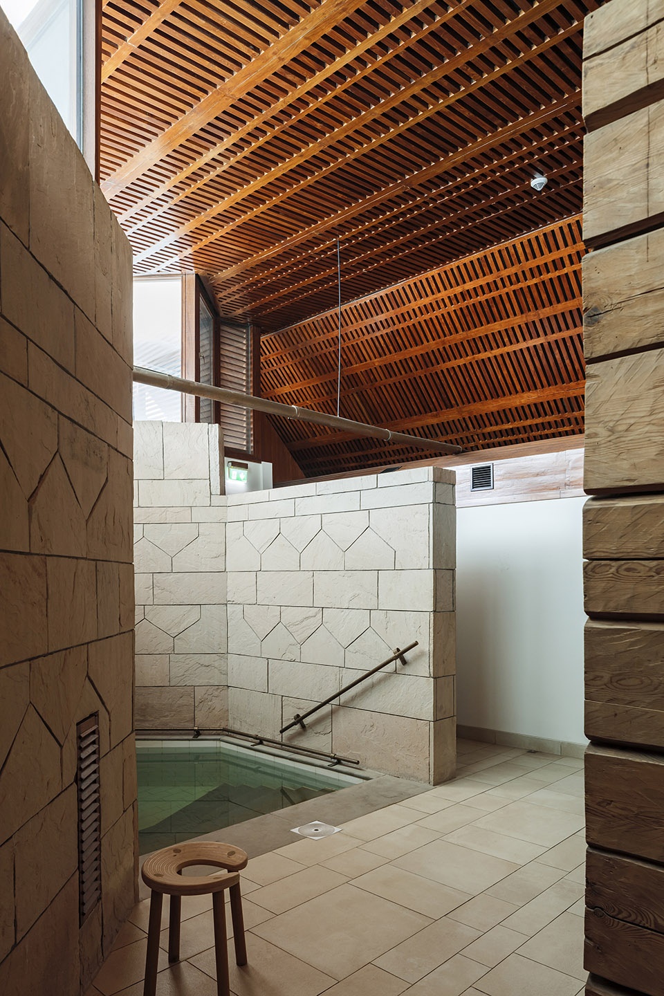 finnish embassy in new delhi by ala architects