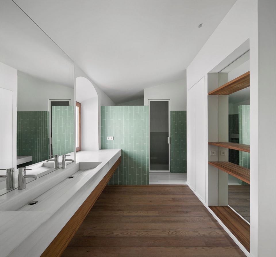 weekend house in puigmolto by arame studio