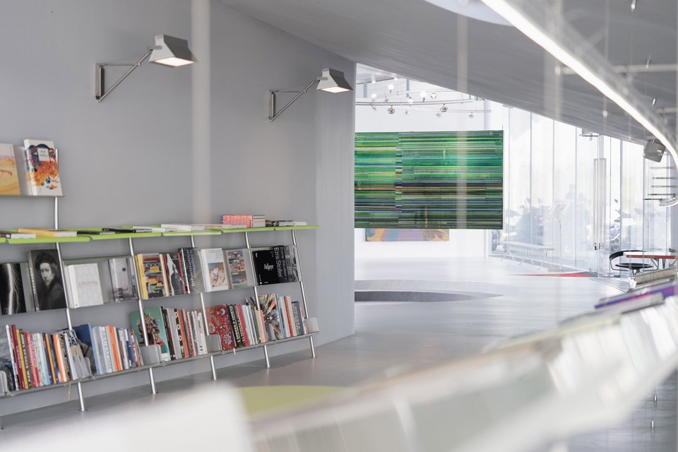 Interior and furniture design of JUANZONG BOOKS cafe by CASE PAVILION