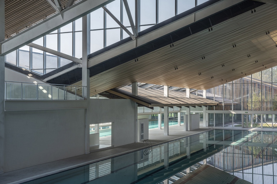 Xiangfen Xingyuan Swimming Pool by Atelier Kai Architects
