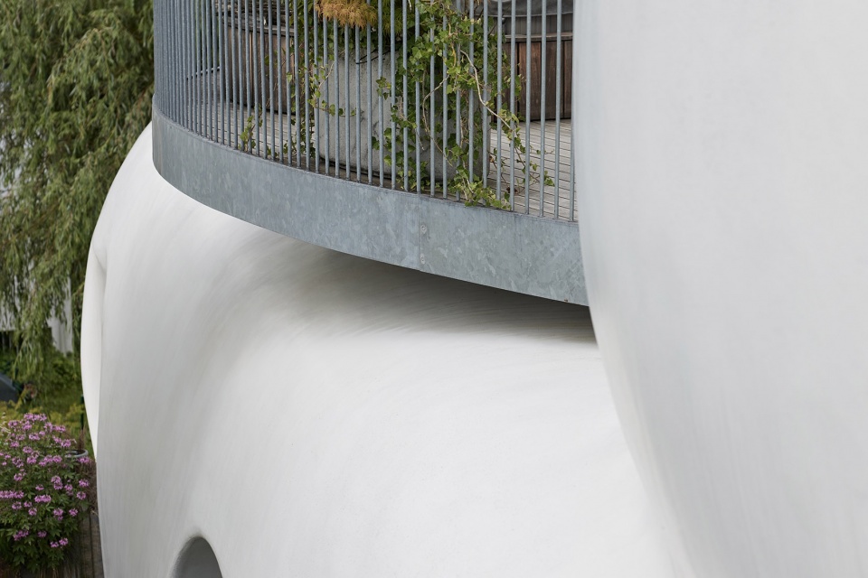 amoprh living sculpture by lechner lechner architects