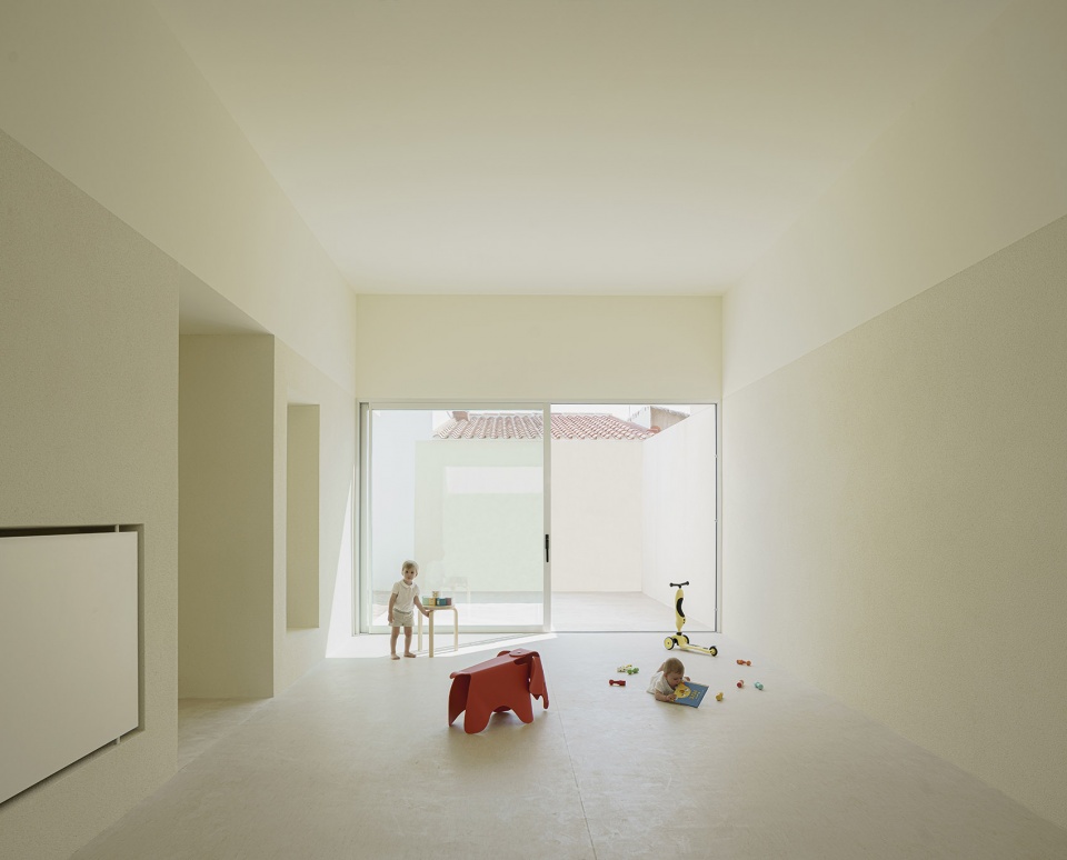 nursery school by iterare arquitectos