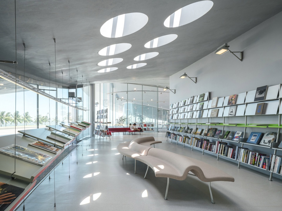 Interior and furniture design of JUANZONG BOOKS cafe by CASE PAVILION